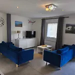 Belle Maison Avec Piscine Chauffee A Partir De Mi Avril Proche De La