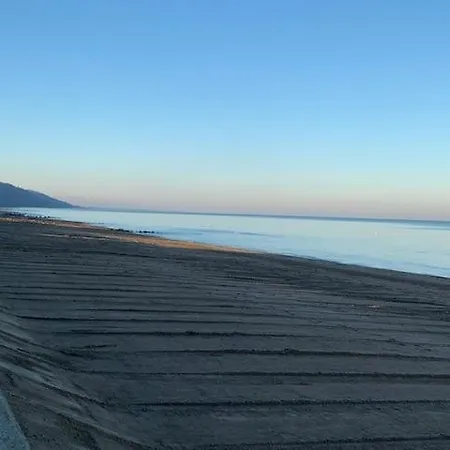 Belle Maison Avec Piscine Chauffee A Partir De Mi Avril Proche De La *