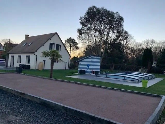 Belle Maison Avec Piscine Chauffee A Partir De Mi Avril Proche De La