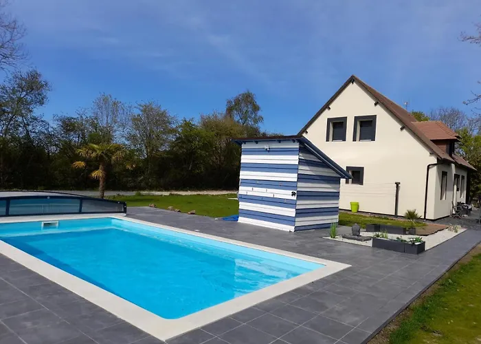 Belle Maison Avec Piscine Chauffee A Partir De Mi Avril Proche De La Holiday home