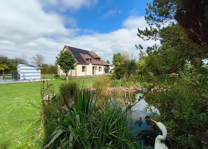 Belle Maison Avec Piscine Chauffee A Partir De Mi Avril Proche De La Auberville