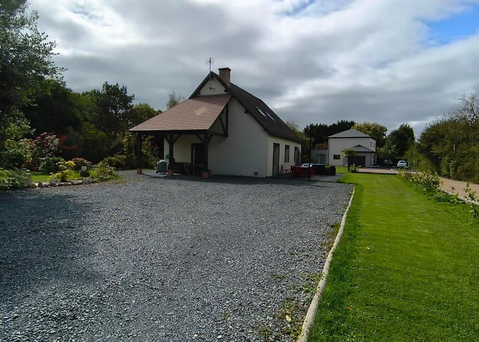 Belle Maison Avec Piscine Chauffee A Partir De Mi Avril Proche De La Holiday home