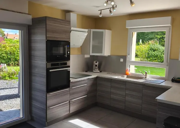 Belle Maison Avec Piscine Chauffee A Partir De Mi Avril Proche De La