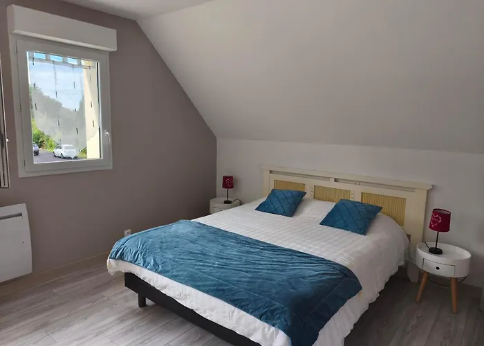 Holiday home Belle Maison Avec Piscine Chauffee A Partir De Mi Avril Proche De La *