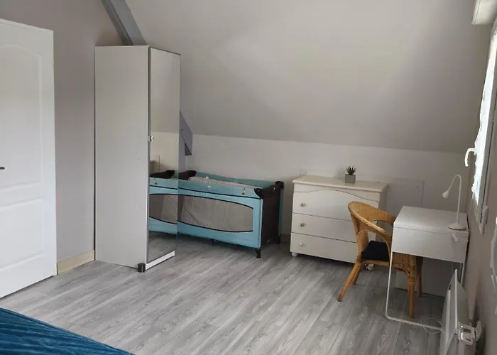 Belle Maison Avec Piscine Chauffee A Partir De Mi Avril Proche De La